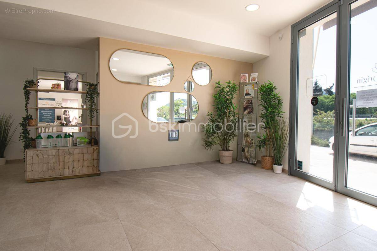 Commerce à MARSEILLE-11E