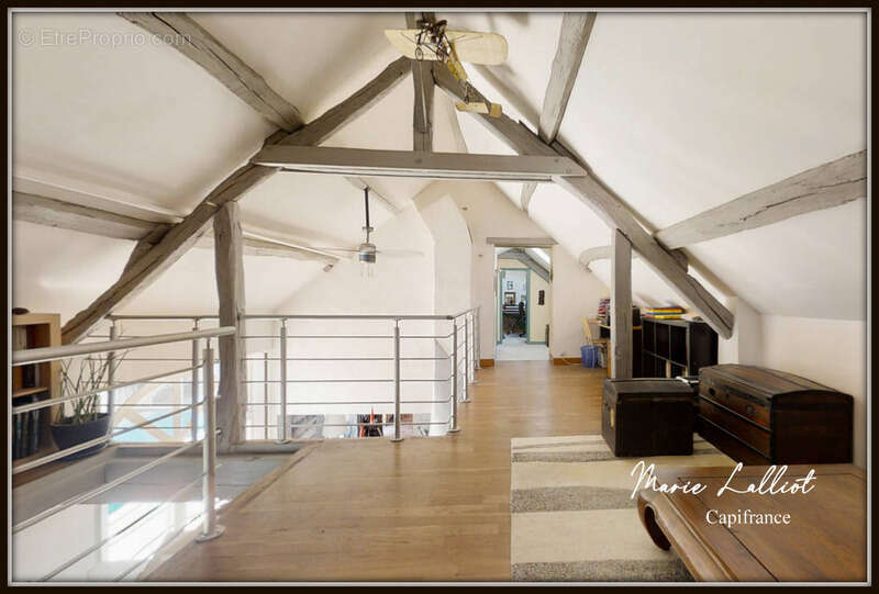 Propriété Pierres apparentes, 242m², 5 chambres, Dortoir enfant et mezzanine, Loiret, Piscine, Jacuzzi, Terrain de tennis, Garag - photo 11