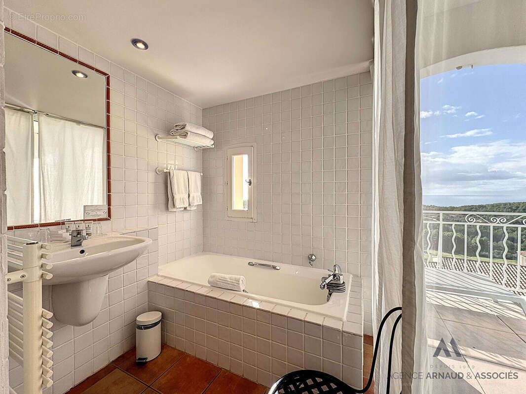 Appartement à SAINT-CYR-SUR-MER