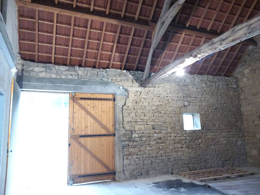 Maison à SAINT-PIERRE-BELLEVUE