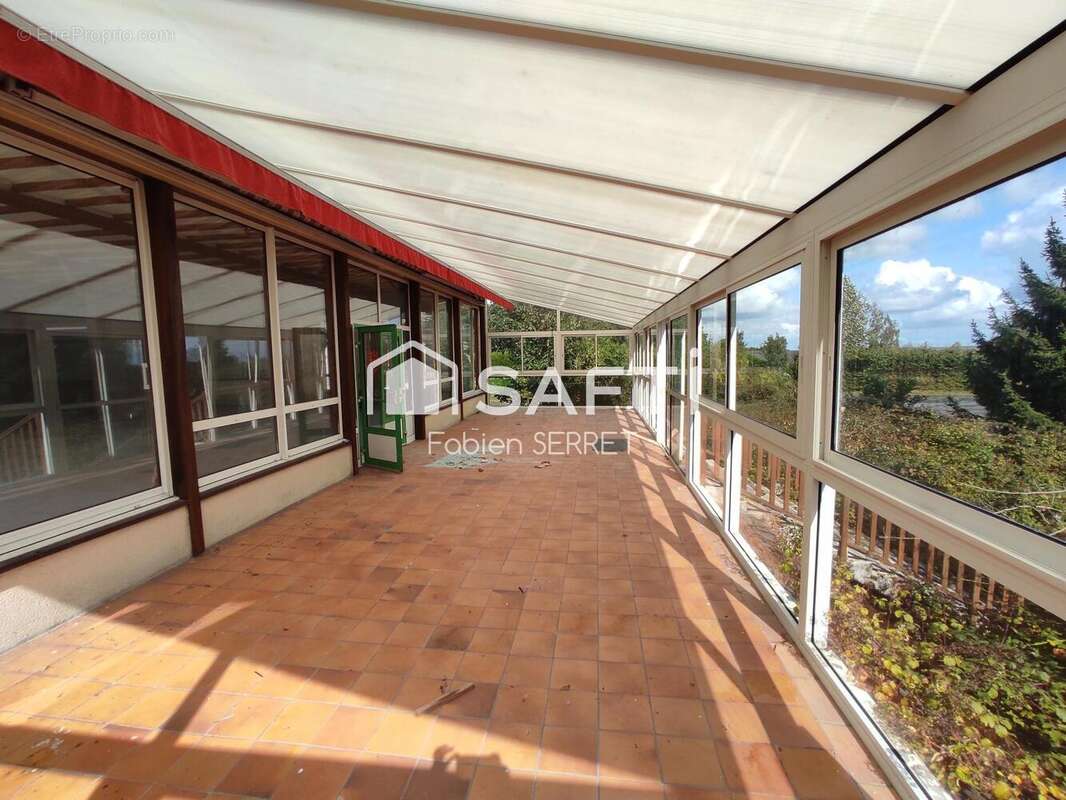 Photo 2 - Commerce à MONTFIQUET