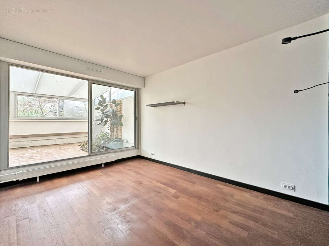 Duplex de 5 pièces de 137,03 m2 avec les deux vérandas, un double garage, un jardinet et un sous-sol total - photo 6