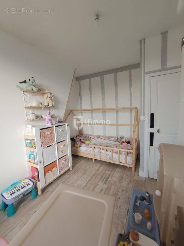 Maison à NEUILLY-SAINT-FRONT