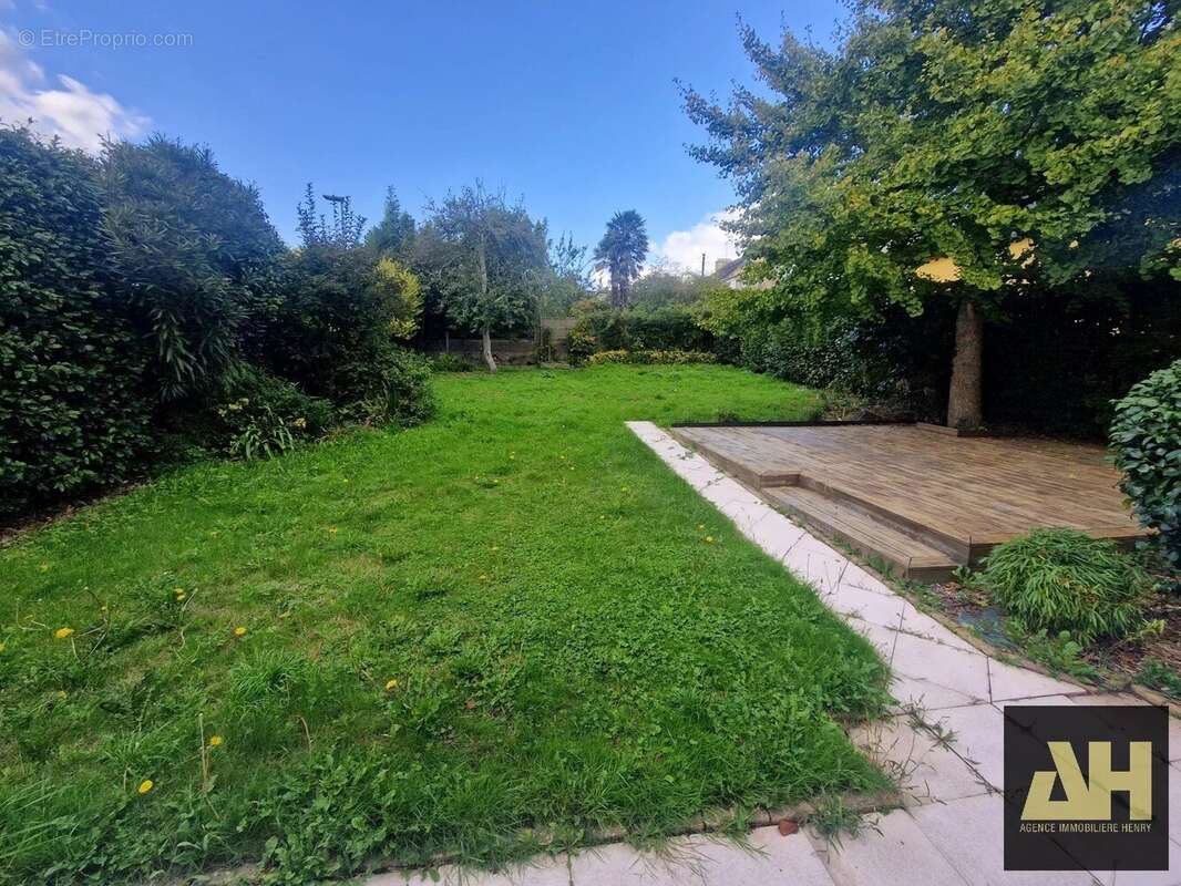 Maison à LE RELECQ-KERHUON