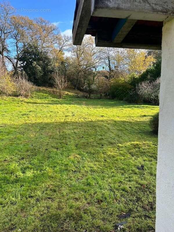 Maison à FARGUES-SAINT-HILAIRE