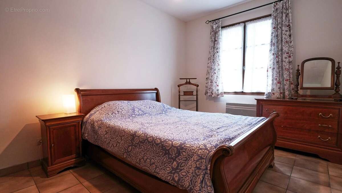 Maison à DUN-SUR-GRANDRY