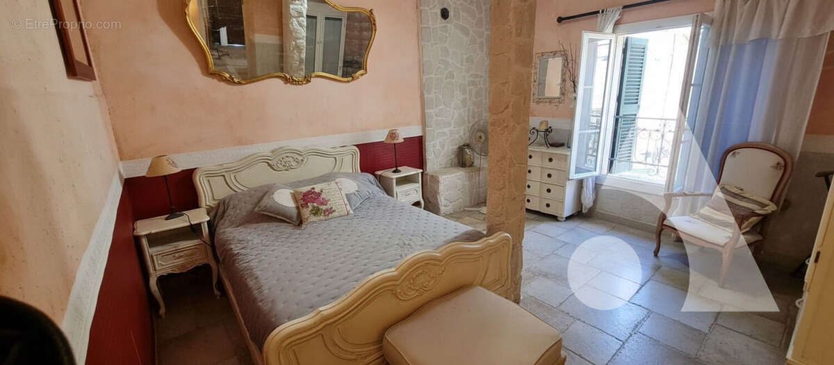 Maison à ENTRECASTEAUX