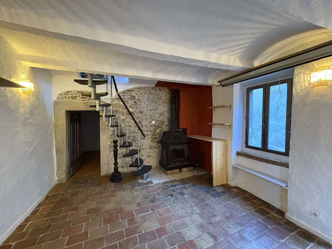 Maison à MOLIERES-SUR-CEZE