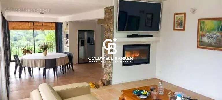 Maison à BORMES-LES-MIMOSAS