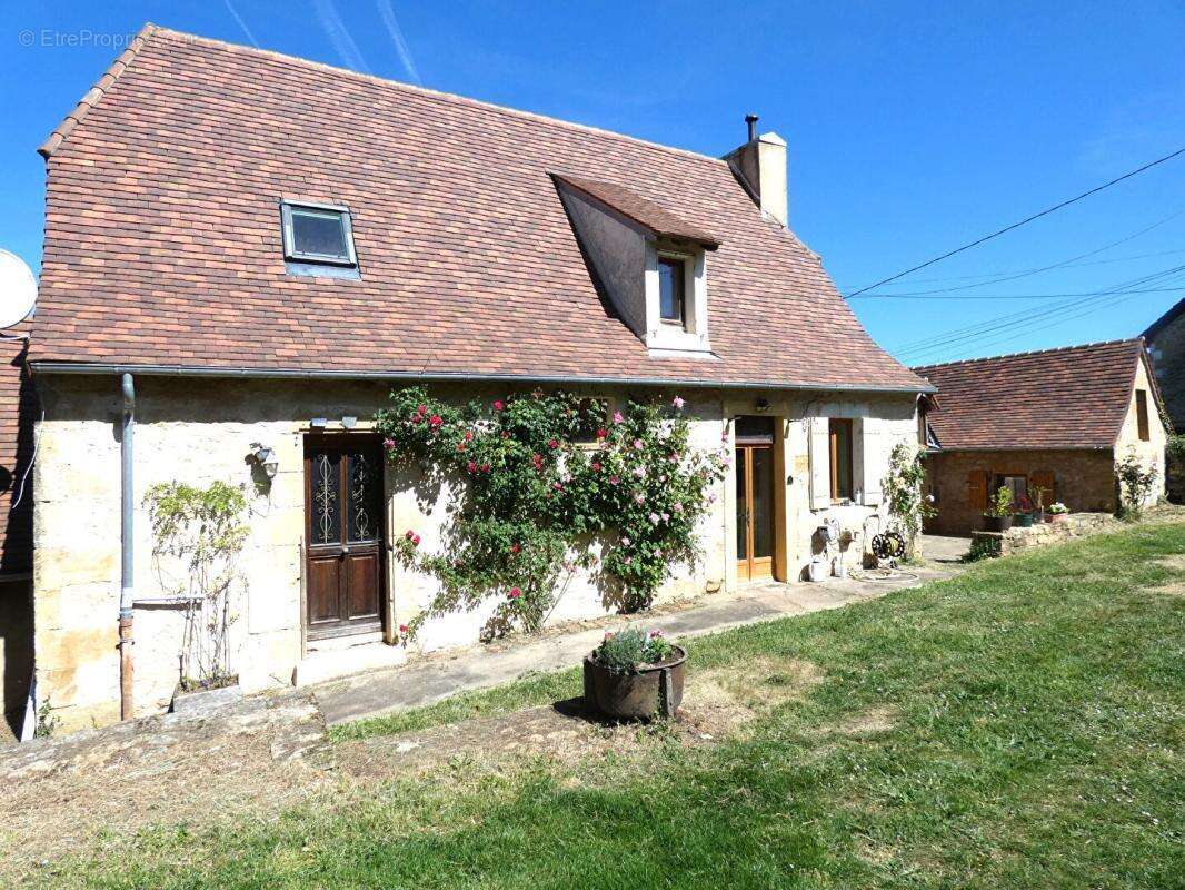 Maison 127 m2 / 2 chambres / studio / grange /  terrain 1362m² - photo 2