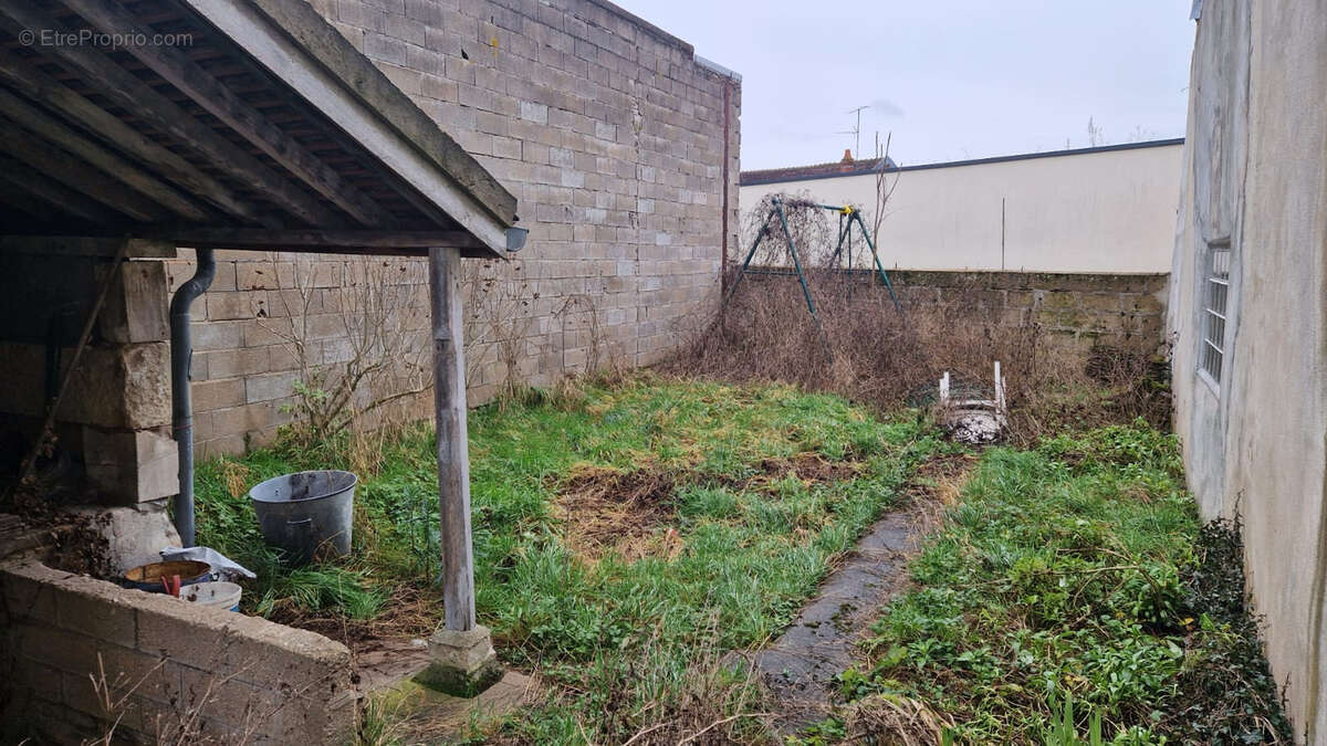 Maison à SAINT-BRIS-LE-VINEUX