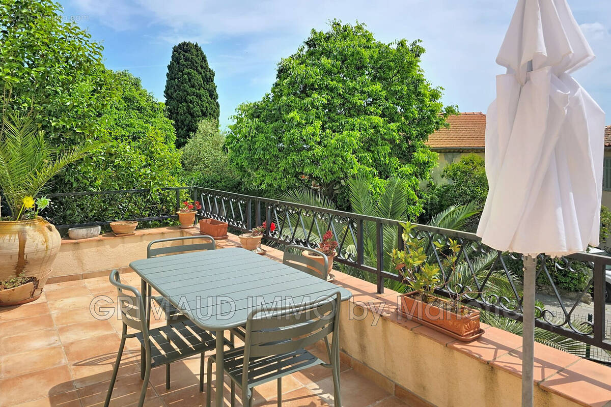 Appartement à GRIMAUD