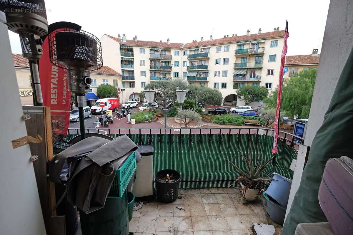Appartement à SAINT-LAURENT-DU-VAR