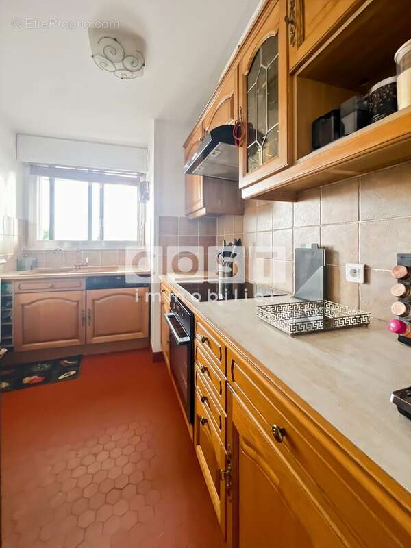 Appartement à COURBEVOIE