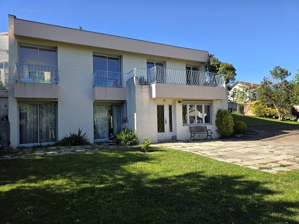 Maison à LA FRETTE-SUR-SEINE