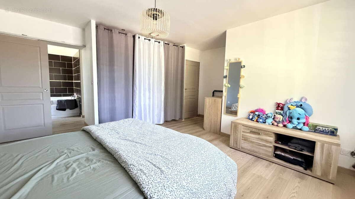 En exclusivité sur la commune de  THUN-SAINT-MARTIN Semi plain pied  individuel - photo 8