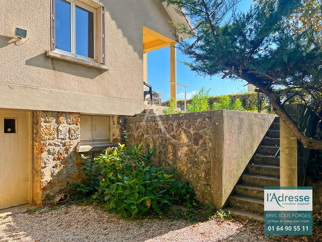 Maison à FONTENAY-LES-BRIIS