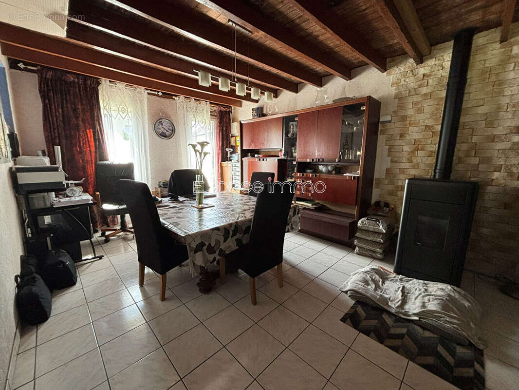 Maison à MONTVILLE