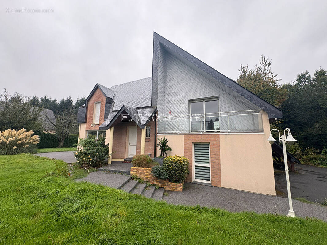 Maison à MALAUNAY