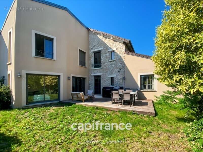 Maison à MANTES-LA-JOLIE