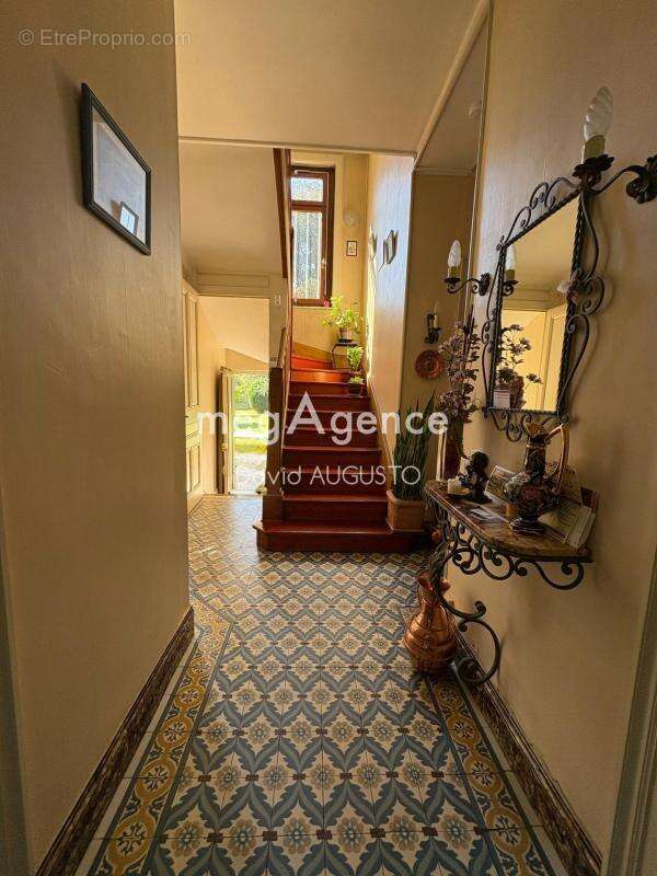 Maison à TASSIN-LA-DEMI-LUNE