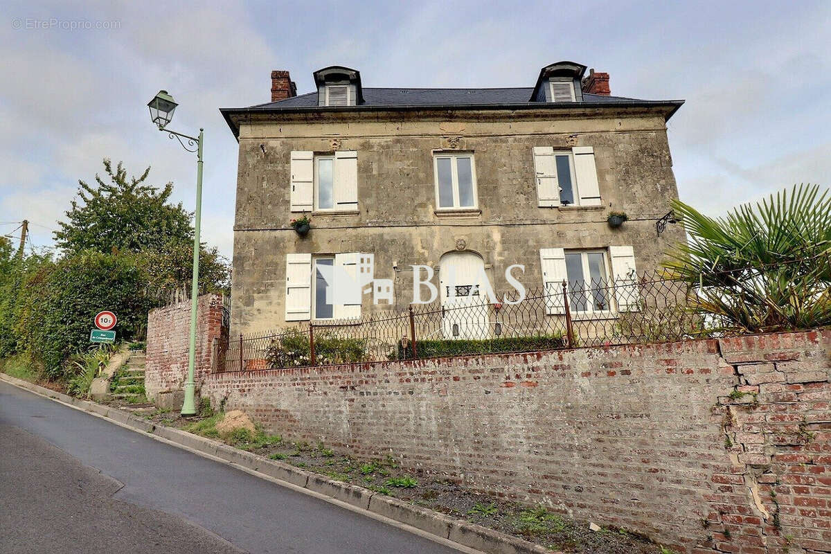 Maison à PONT-L'EVEQUE
