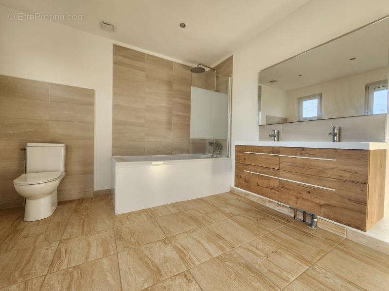 Maison à TREMBLAY-LES-VILLAGES