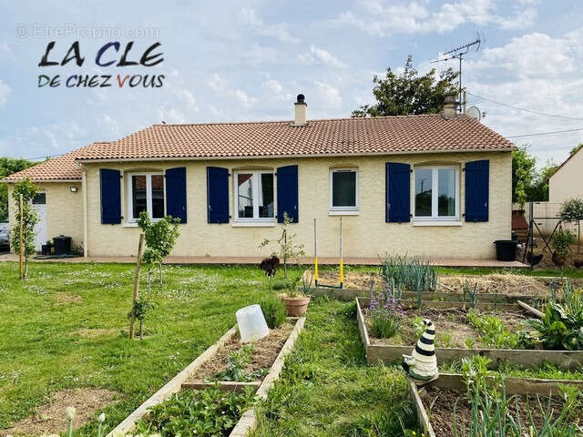 Maison à COULON