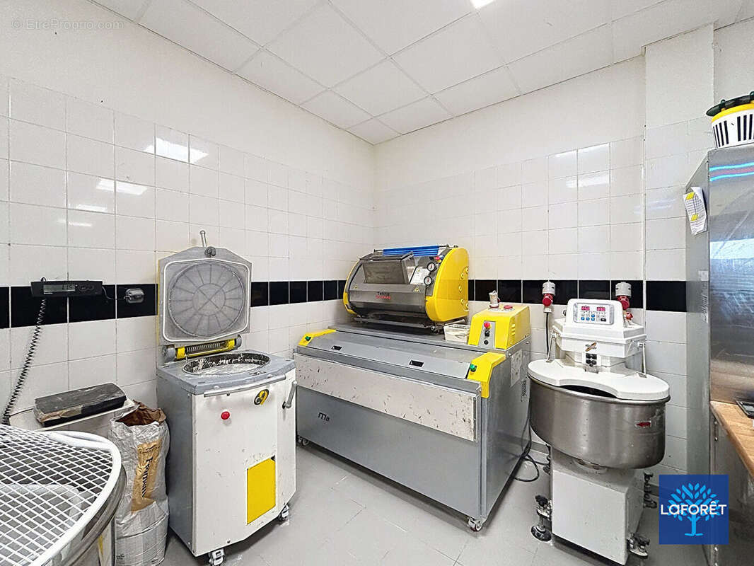 Commerce à SAIZERAIS