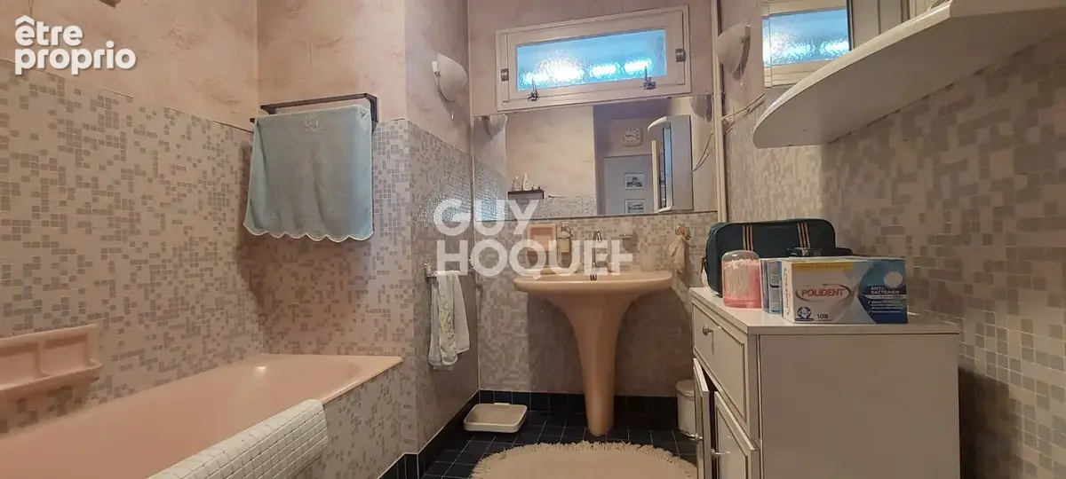 Carpentras - Appartement de 85 m² de type 3 - 2 chambres - Balcon + Place de stationnement + Cave - photo 10