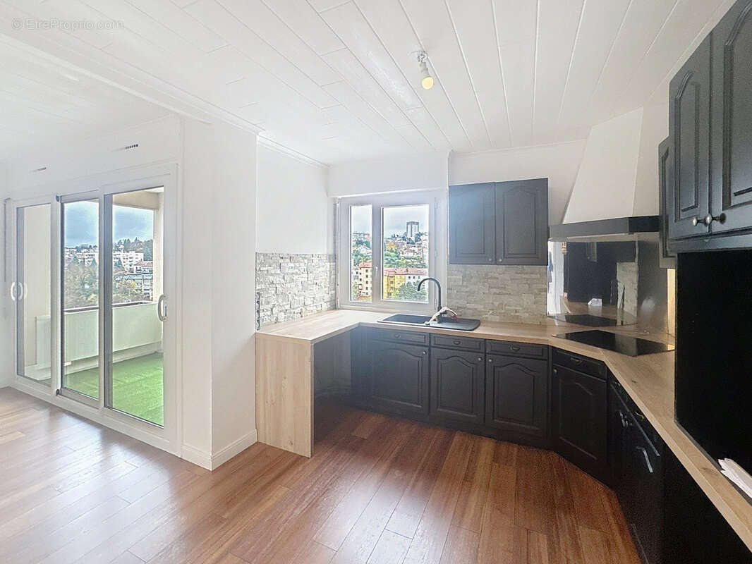 Appartement à SAINT-ETIENNE