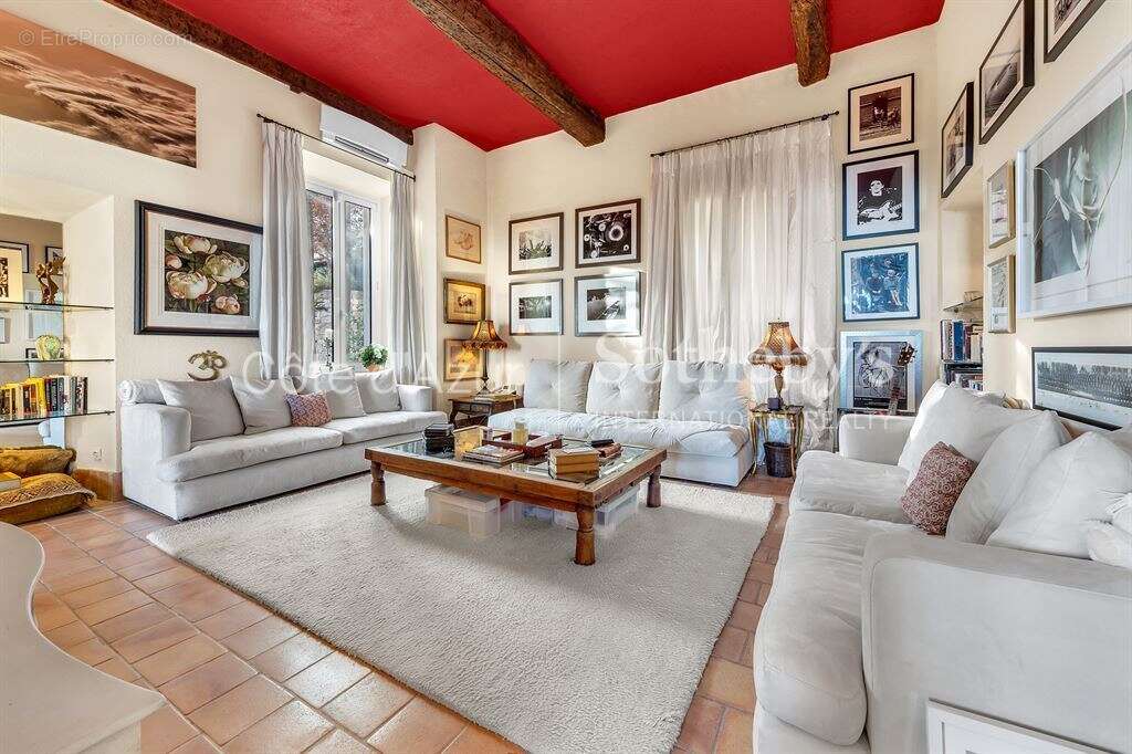 Maison à EZE