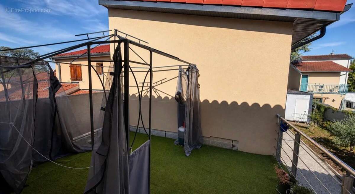 Maison 263 m² à Villeurbanne  - photo 3
