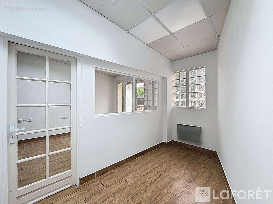 Commerce à SAINT-MICHEL-SUR-ORGE