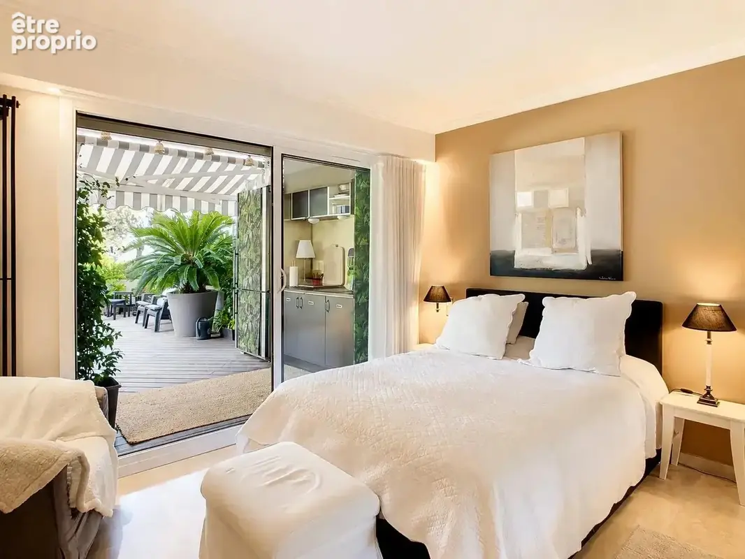 Cannes palm beach – élégant 3 pièces en front de mer, terrasse de plus de 70 m² - photo 6