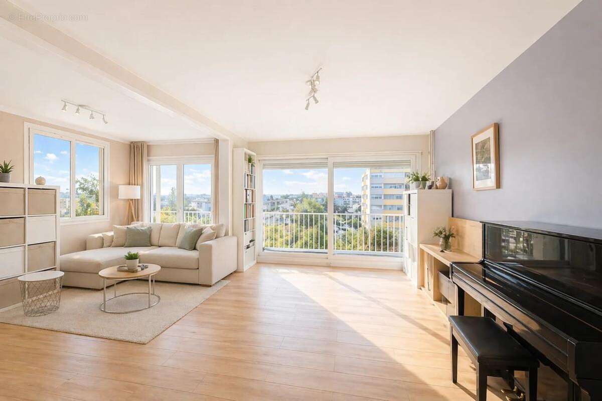 Grand appartement rénové de 5 pièces, cave à Melun - photo 8