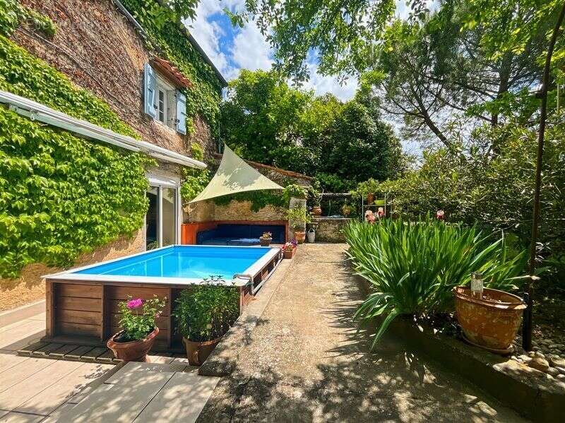 Maison à VALENCE-SUR-BAISE