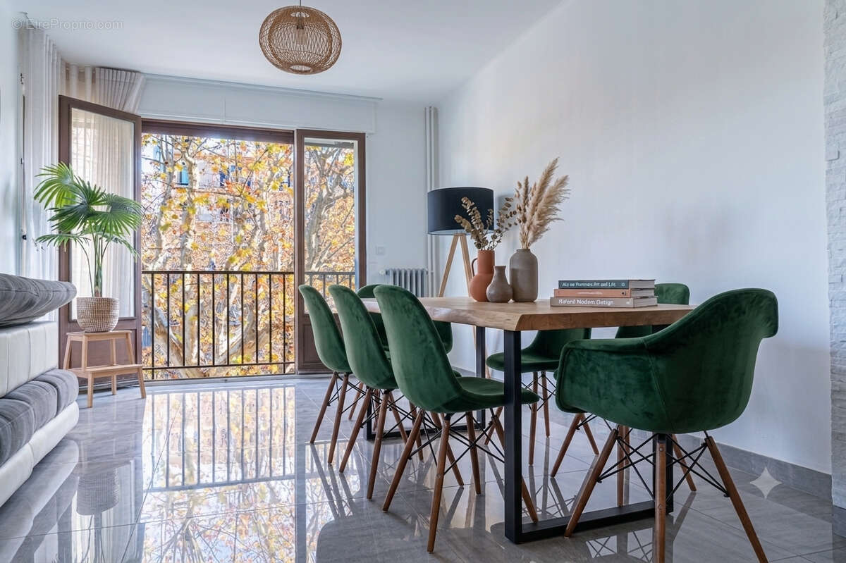 A proximité de la Rotonde - appartement 111 m² avec ascenseur terrasses - photo 2