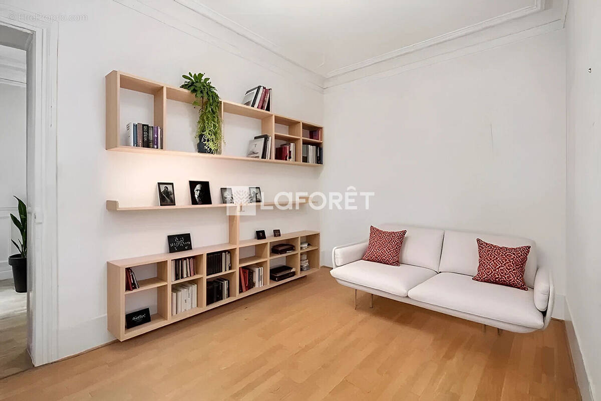 Appartement à PARIS-7E