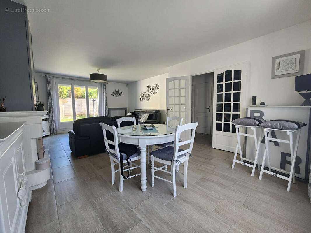 Maison à SAVIGNY-LE-TEMPLE