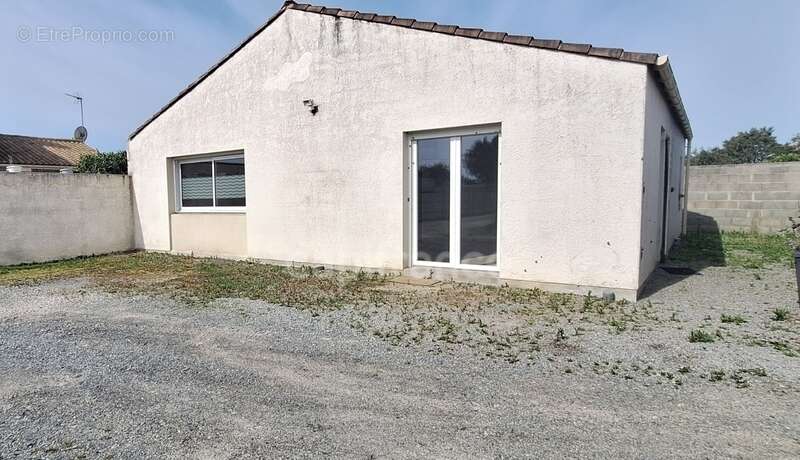 Maison à vendre 4 pièces LA PLAINE SUR MER (44) - photo 2