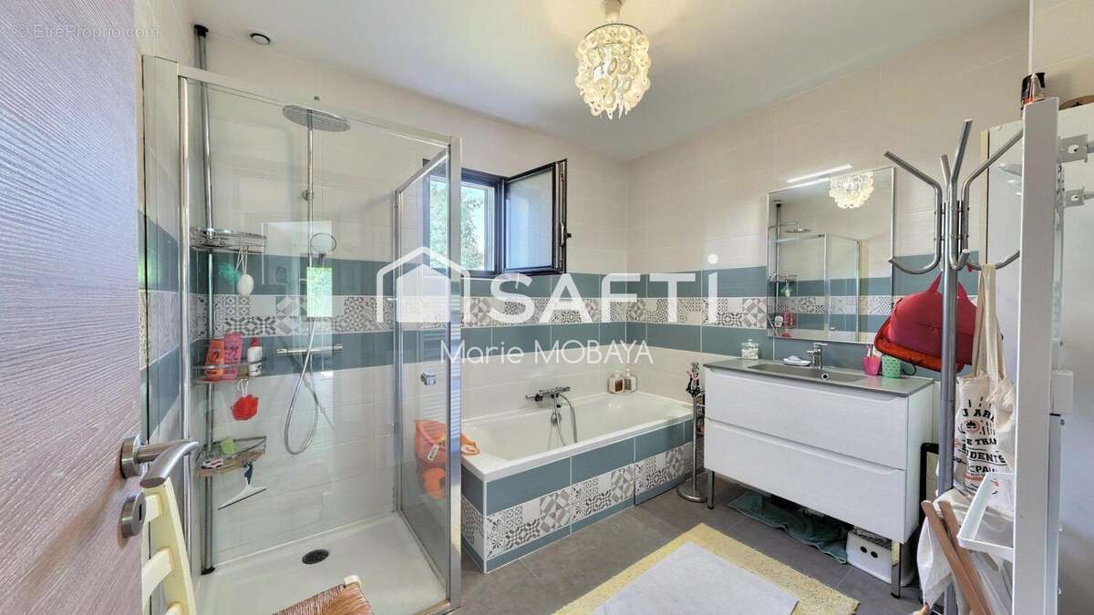 Maison 132 m² à Cubzac-Les-Ponts  - photo 7