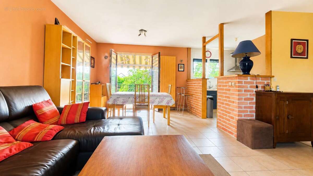 Saint Avertin - 5 pièces avec beau jardin - 112 m2 - photo 4