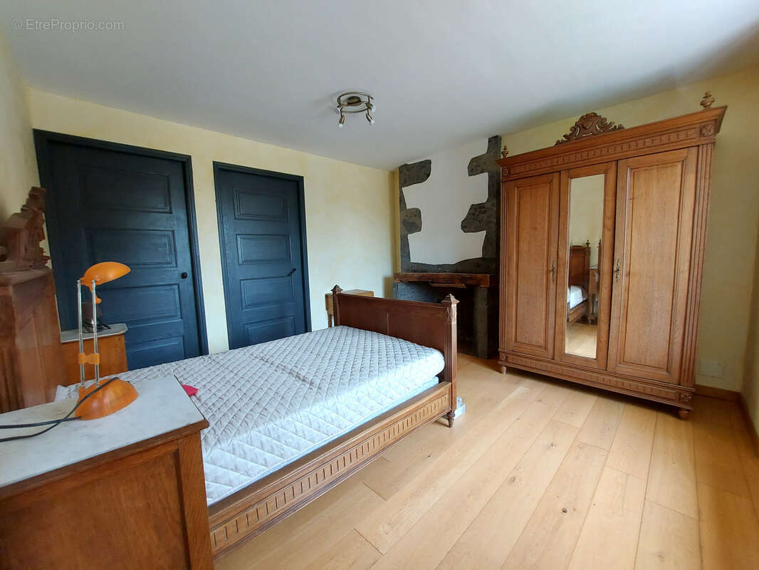 Maison à LAROQUEVIEILLE