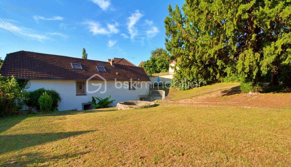 Maison à BEYNES