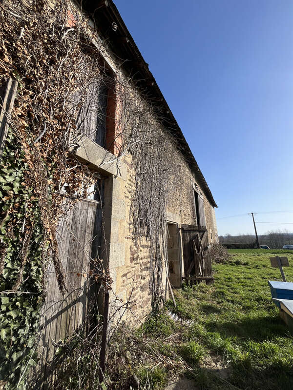 Grange à 200 mètres du 1er voisin ! - photo 9