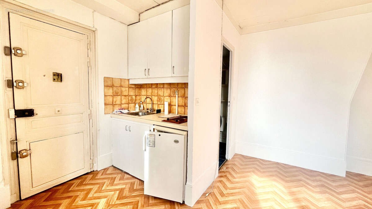 Appartement à PARIS-11E