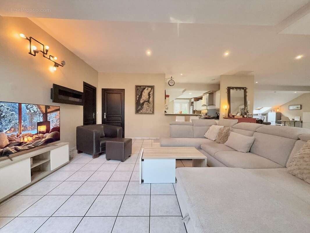 Appartement à ARS-SUR-MOSELLE