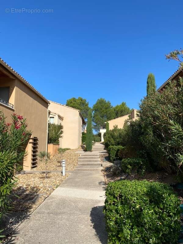 Appartement à SAUMANE-DE-VAUCLUSE