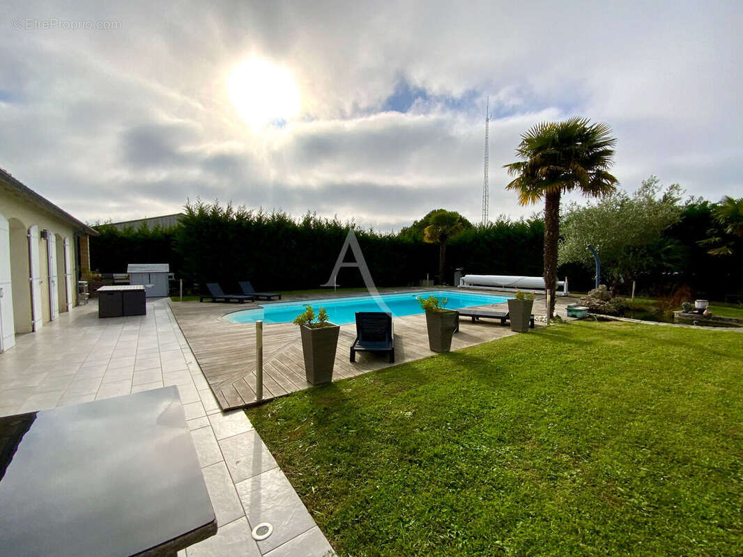 Maison à SAINT-SAVINIEN